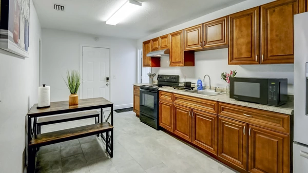 Coliving in University - North Tampa, Tampa