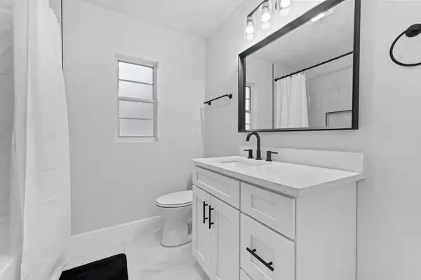 Coliving in Live Oaks Square - East Tampa, Tampa