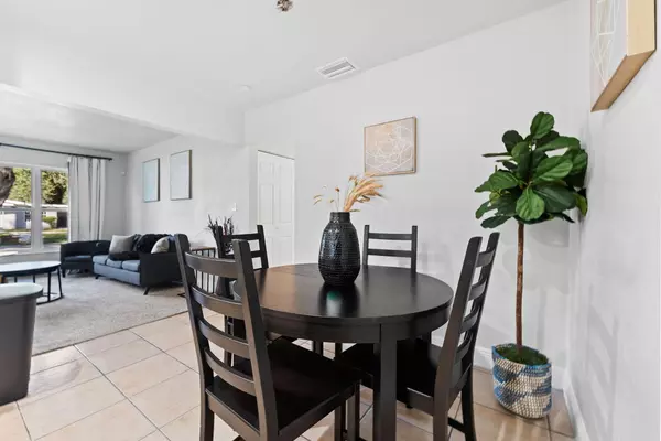 Coliving in Live Oaks Square - East Tampa, Tampa