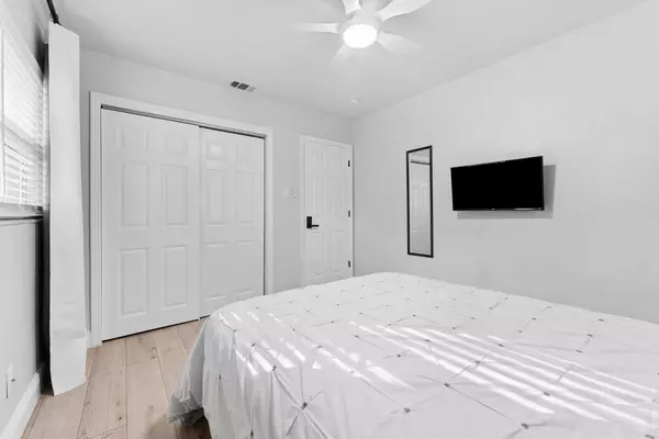 Coliving in Live Oaks Square - East Tampa, Tampa