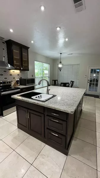 Coliving in Jersey Village - Nw Houston, Houston