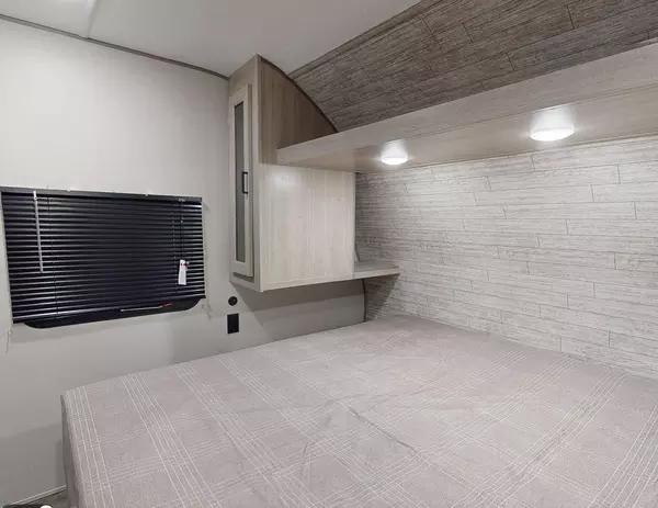 Coliving in Live Oaks Square - East Tampa, Tampa