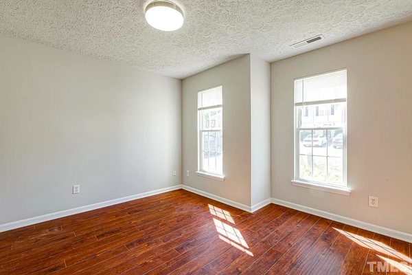 Coliving in Woodcroft - Durham, Raleigh