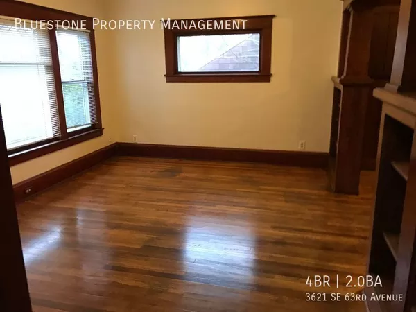 4 bedrooms apartment for rent in Foster-Powell - SE Portland, Portland
