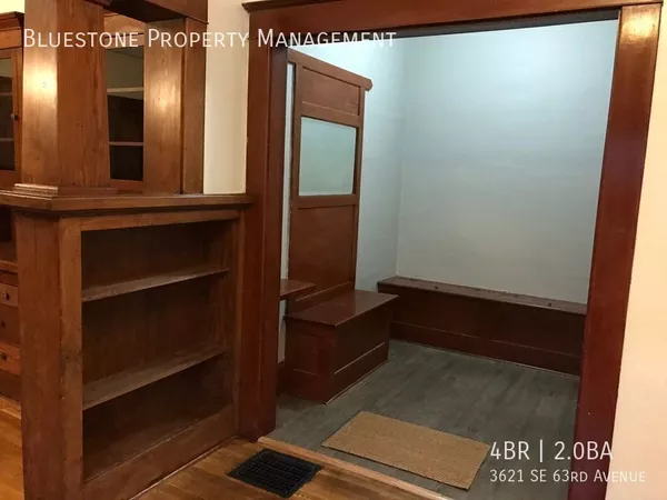 4 bedrooms apartment for rent in Foster-Powell - SE Portland, Portland