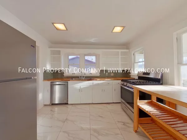 2 bedrooms apartment for rent in Old Colorado City - Central COS, Colorado Springs