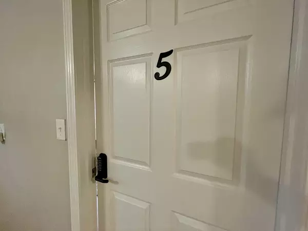 Coliving in Clayton - West County, Saint Louis