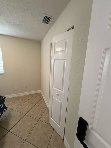 Coliving in Melbourne - Outer Orlando, Orlando