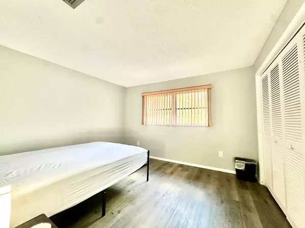 Coliving in Land O' Lakes - North Tampa, Tampa