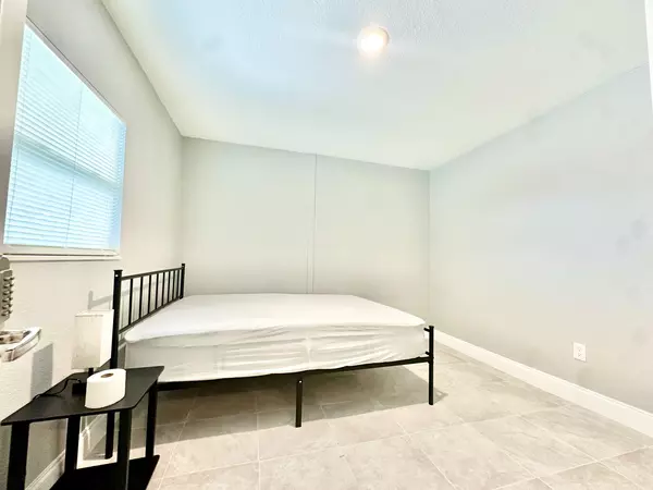 Coliving in Land O' Lakes - North Tampa, Tampa