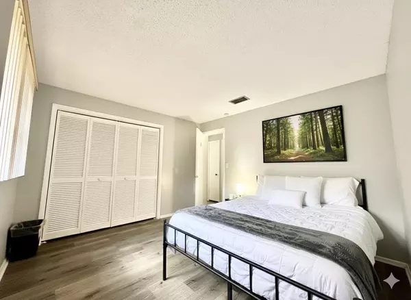 Coliving in Land O' Lakes - North Tampa, Tampa