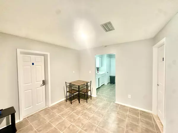 Coliving in Land O' Lakes - North Tampa, Tampa