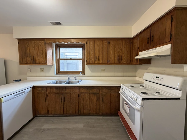 3 bedrooms apartment for rent in Montclare - Northwest Side, Chicago