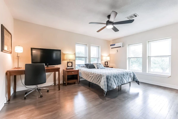 Coliving in Greater Hobby Area - Se Houston, Houston