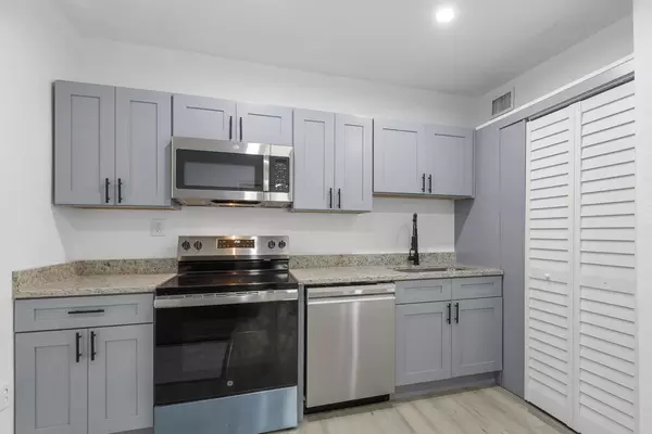 Coliving in Carver City-Lincoln Gardens - West Tampa, Tampa