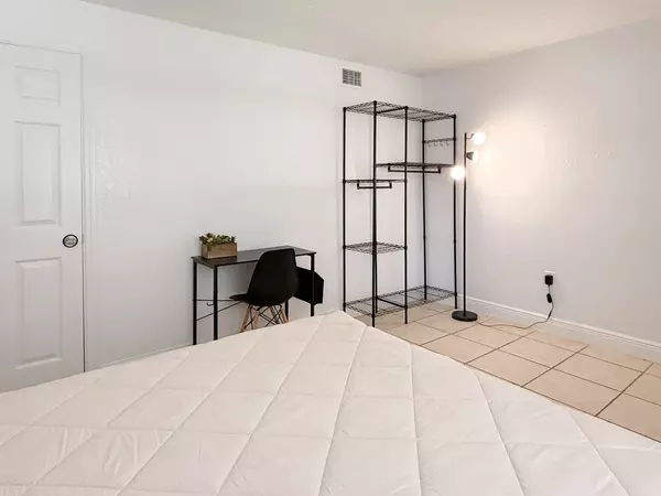 Coliving in Sulphur Springs - North Tampa, Tampa