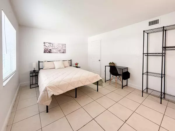 Coliving in Sulphur Springs - North Tampa, Tampa