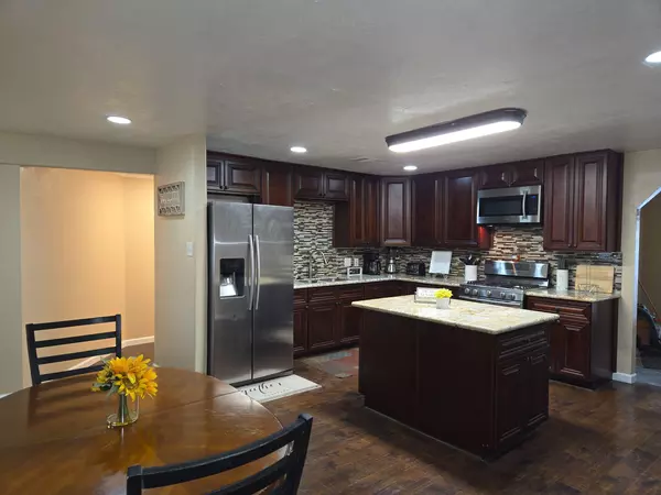 Coliving in Acres Home - Nw Houston, Houston