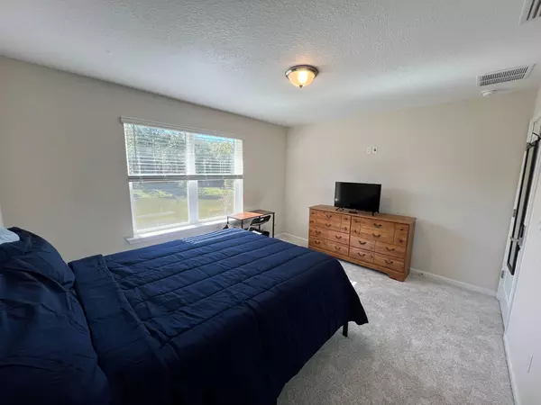 Coliving in Cedar Hills - Westside, Jacksonville