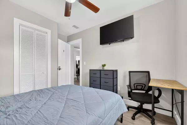 Coliving in Grant Park Tampa - East Tampa, Tampa