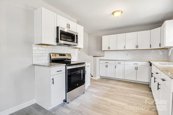 Coliving in Eastway - East Charlotte, Charlotte