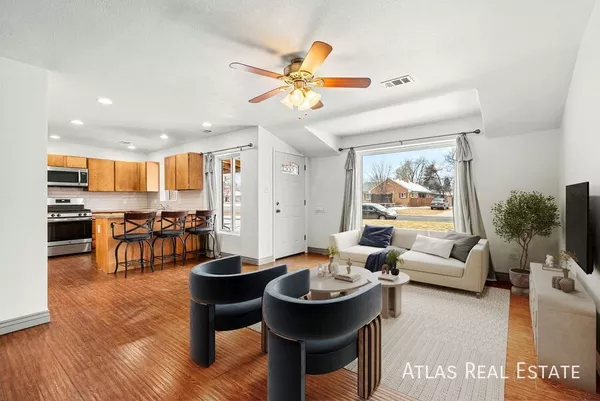 4 bedrooms apartment for rent in East Colfax - East Denver, Denver