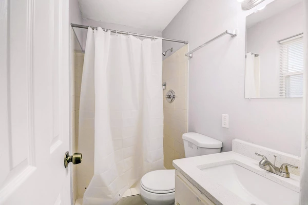 Coliving in Cedar Hills - Westside, Jacksonville