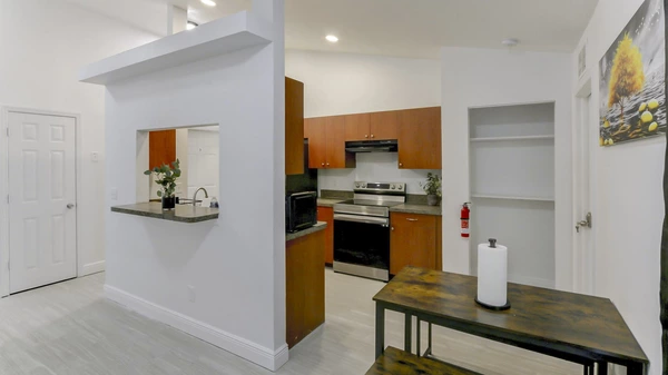 Coliving in Live Oaks Square - East Tampa, Tampa