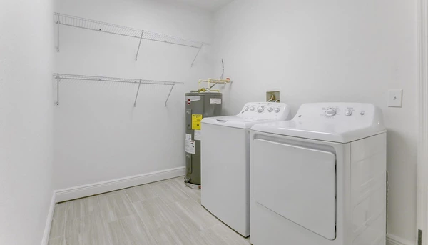 Coliving in Live Oaks Square - East Tampa, Tampa