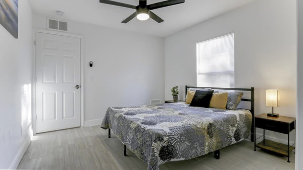 Coliving in Live Oaks Square - East Tampa, Tampa