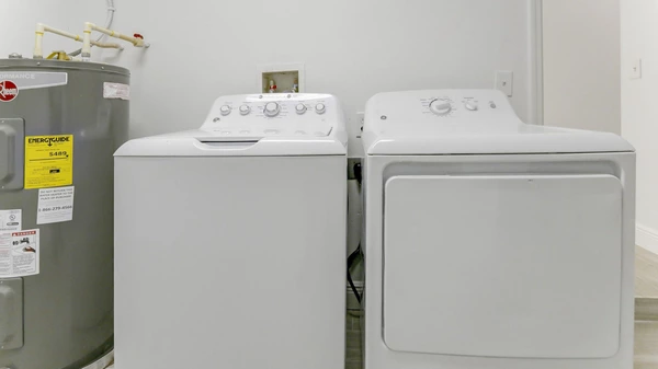 Coliving in Live Oaks Square - East Tampa, Tampa