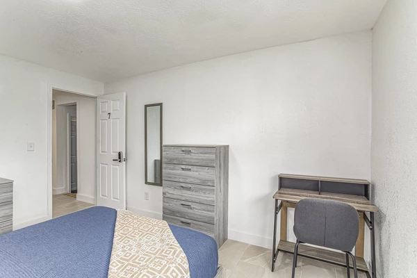 Coliving in Cedar Hills - Westside, Jacksonville