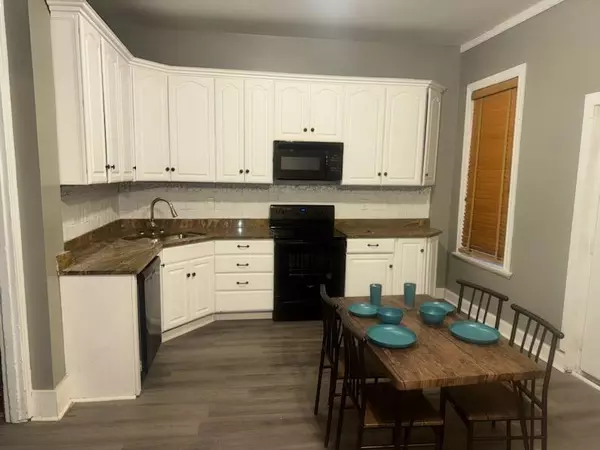 Coliving in The Ville - North STL, Saint Louis