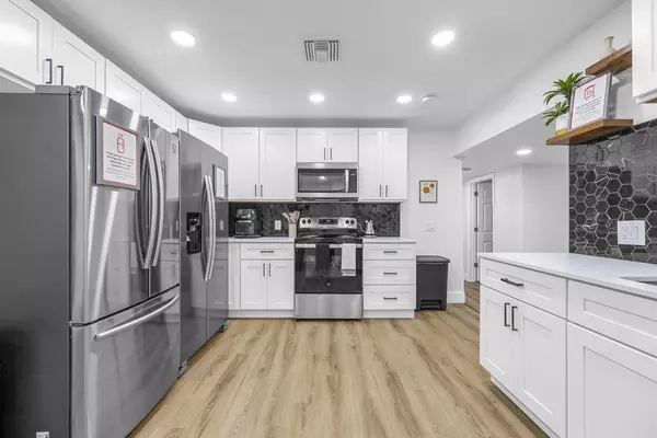 Coliving in Cocoa - Outer Orlando, Orlando