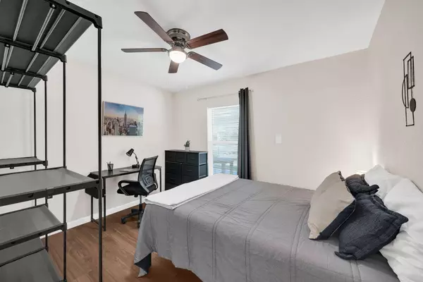 Coliving in Inner West Side - West SATX, San Antonio