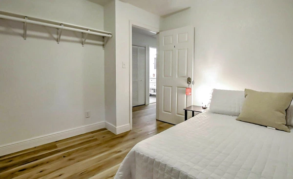 Coliving in Ybor City - Central Tampa, Tampa