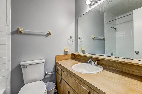 Coliving in Live Oaks Square - East Tampa, Tampa