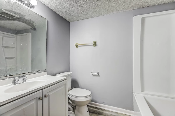 Coliving in Live Oaks Square - East Tampa, Tampa