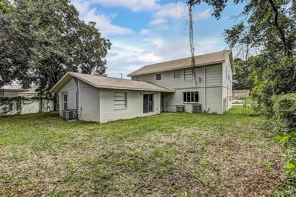 Coliving in Live Oaks Square - East Tampa, Tampa