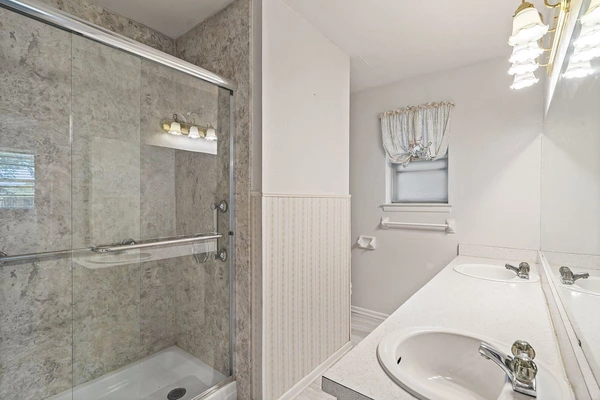 Coliving in White Settlement - Forth Worth, Dallas