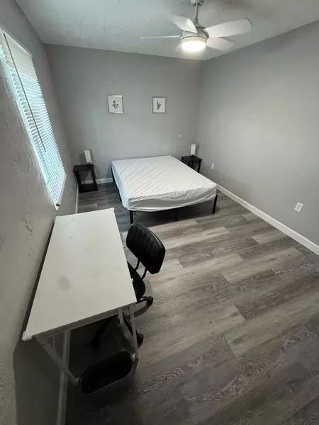 Coliving in Lealman - Clearwater-St. Petersburg, Tampa