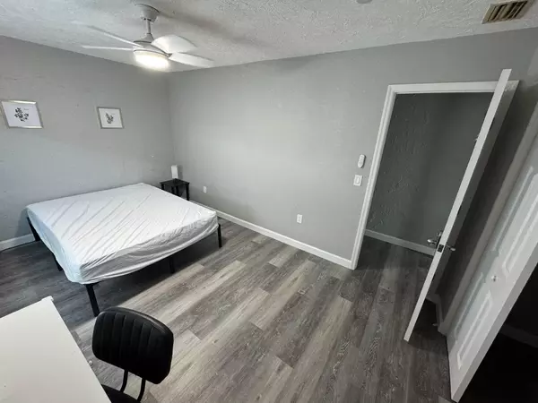 Coliving in Lealman - Clearwater-St. Petersburg, Tampa