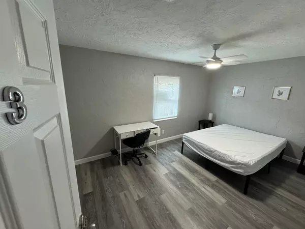 Coliving in Lealman - Clearwater-St. Petersburg, Tampa