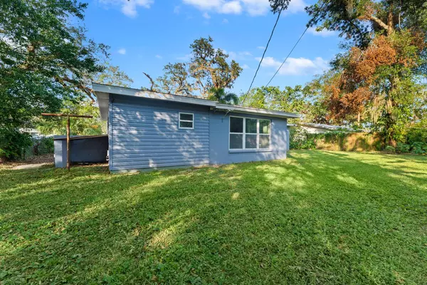 Coliving in Live Oaks Square - East Tampa, Tampa