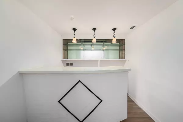 Coliving in Ybor City - Central Tampa, Tampa