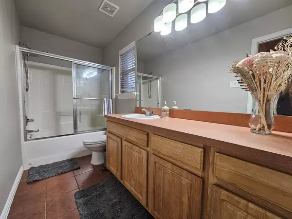 Coliving in Central Arlington - Arlington, Dallas