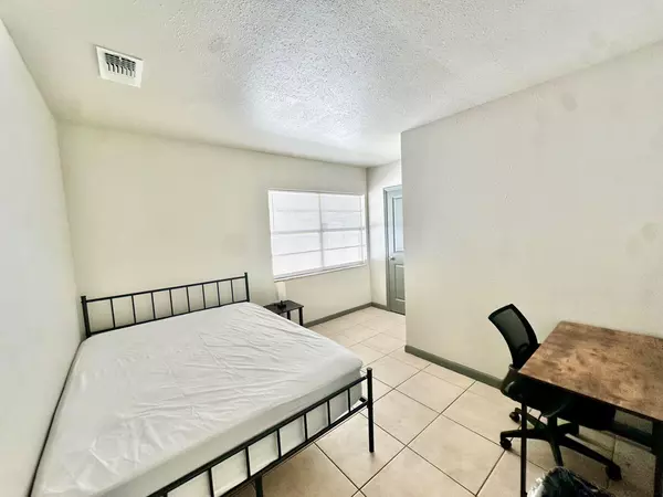 Coliving in Seminole Heights - North Tampa, Tampa
