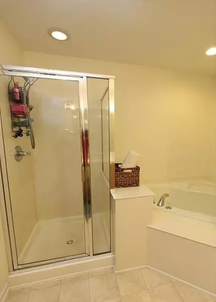 Coliving in Wakefield - Outer Triangle, Raleigh