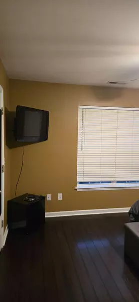 Coliving in Wakefield - Outer Triangle, Raleigh