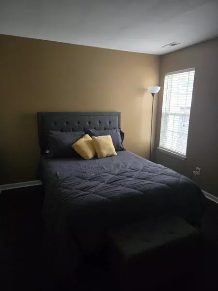 Coliving in Wakefield - Outer Triangle, Raleigh